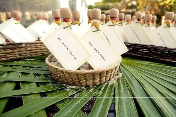 15 Unique DIY Wedding Favors