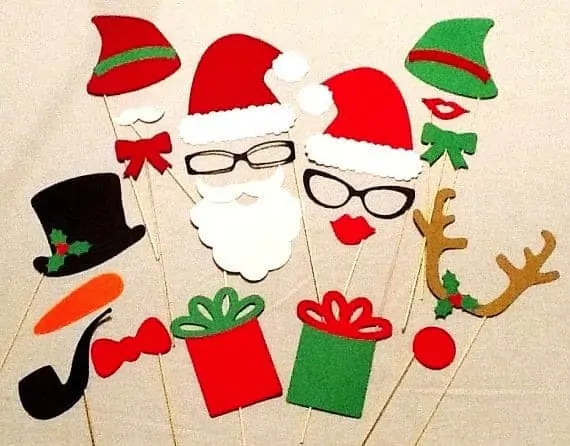 DIY Christmas Photo Booth Props