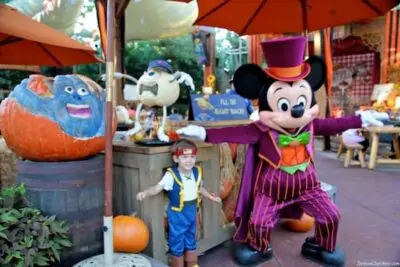 mickeys not to scary halloween party disneyland 3