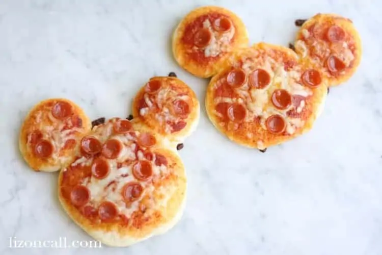 mini mickey mouse pizza