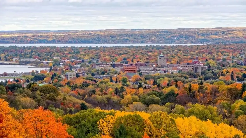 traverse city michigan fall colors tour