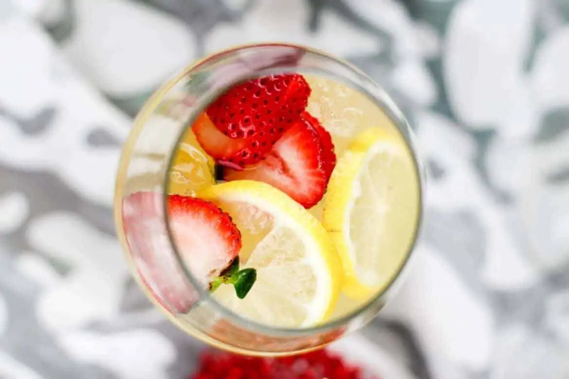 boozy strawberry lemonade recipe