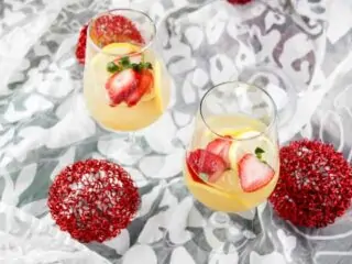 Ginger & Strawberry Whiskey Lemonade Recipe pinterest image