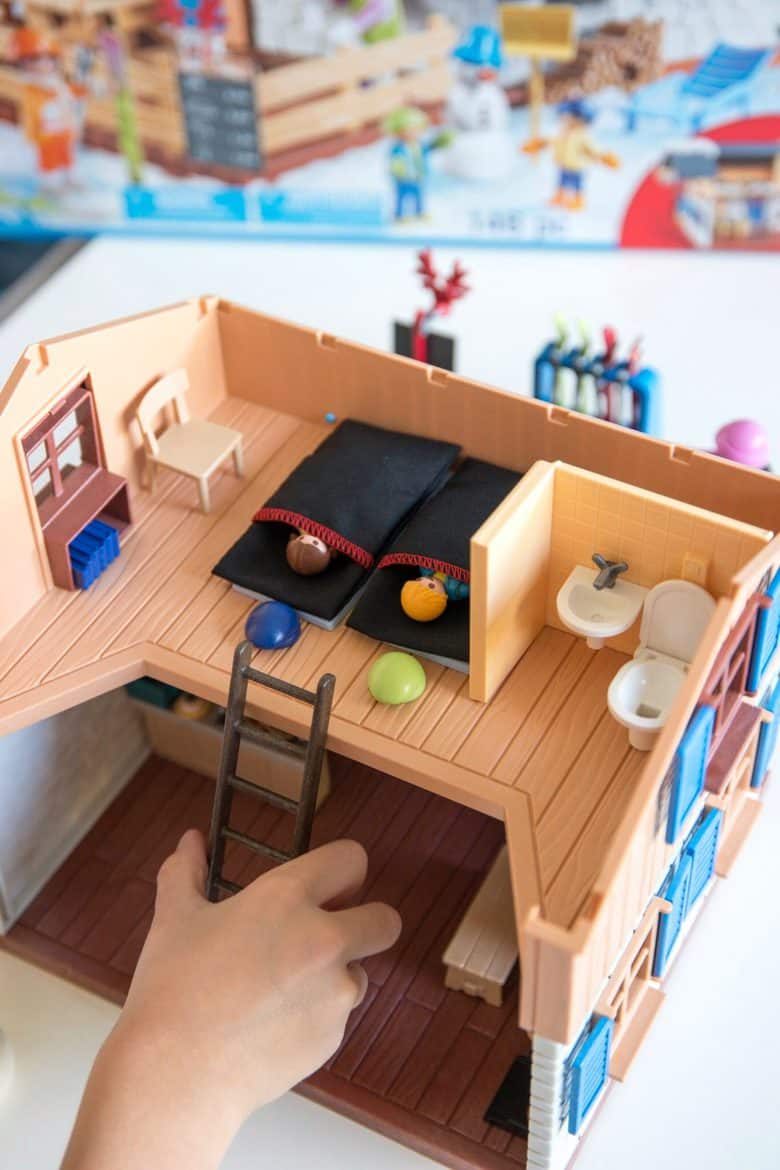 playmobil ski lodge