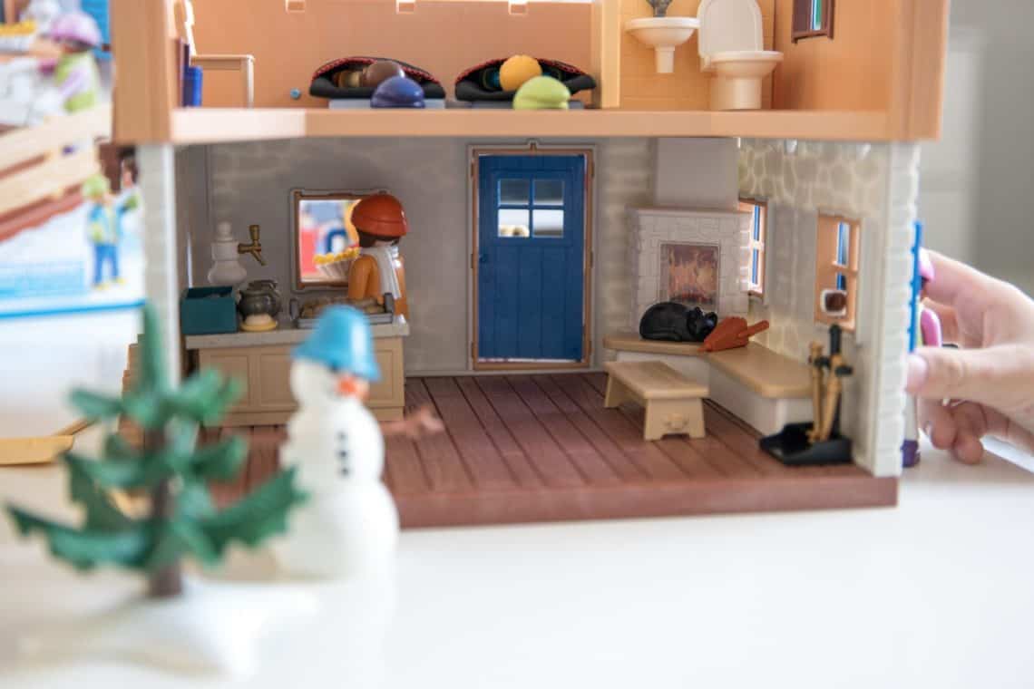 playmobil ski lodge