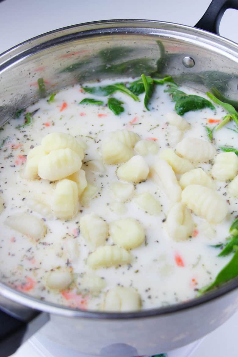 Copycat Olive Garden Chicken Gnocchi Soup Recipe