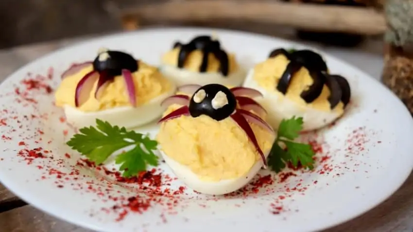 Spider Deviled Eggs (2)