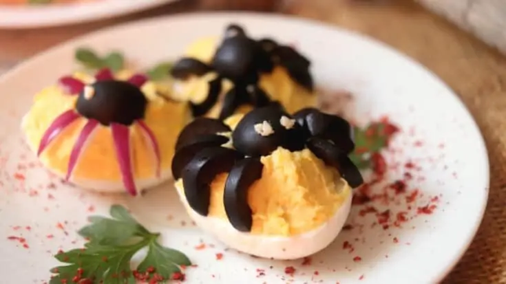 Spider Deviled Eggs (4)