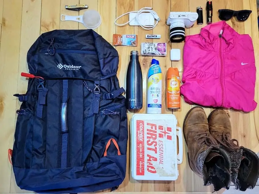 how to pack for hiking