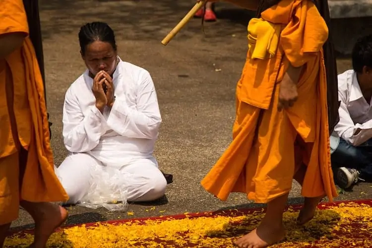 500 Dhutanga Thailand Monks carrying Buddha relics