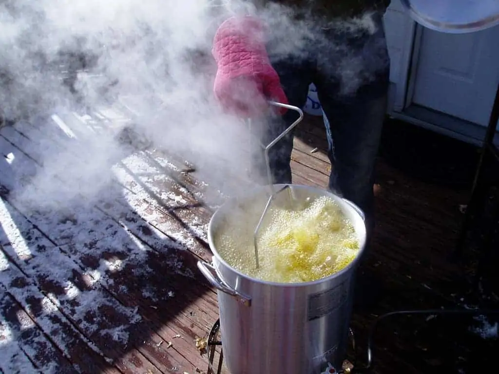 how to deep fry a turkey