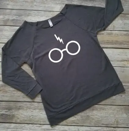 harry-potter-bolt-glasses-sweater