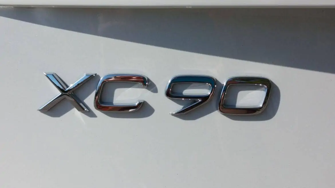 XC90 logo T8