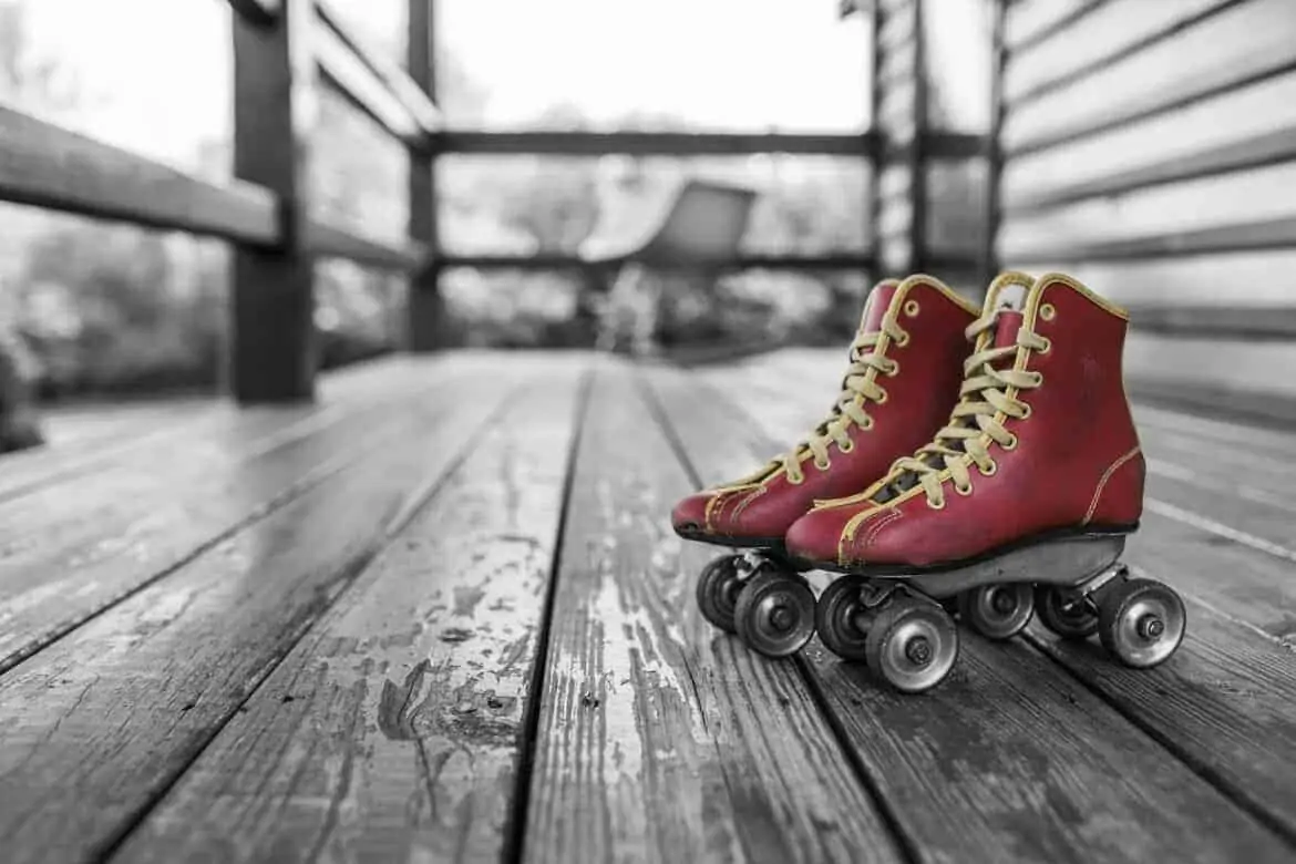 roller-skates-381216_1920